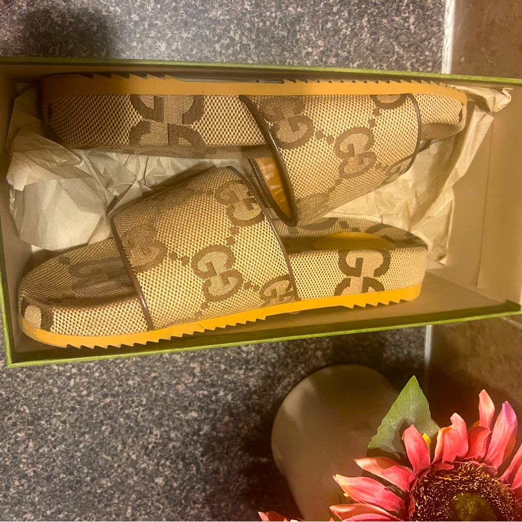 Gucci Gg Canvas Slides Size 9